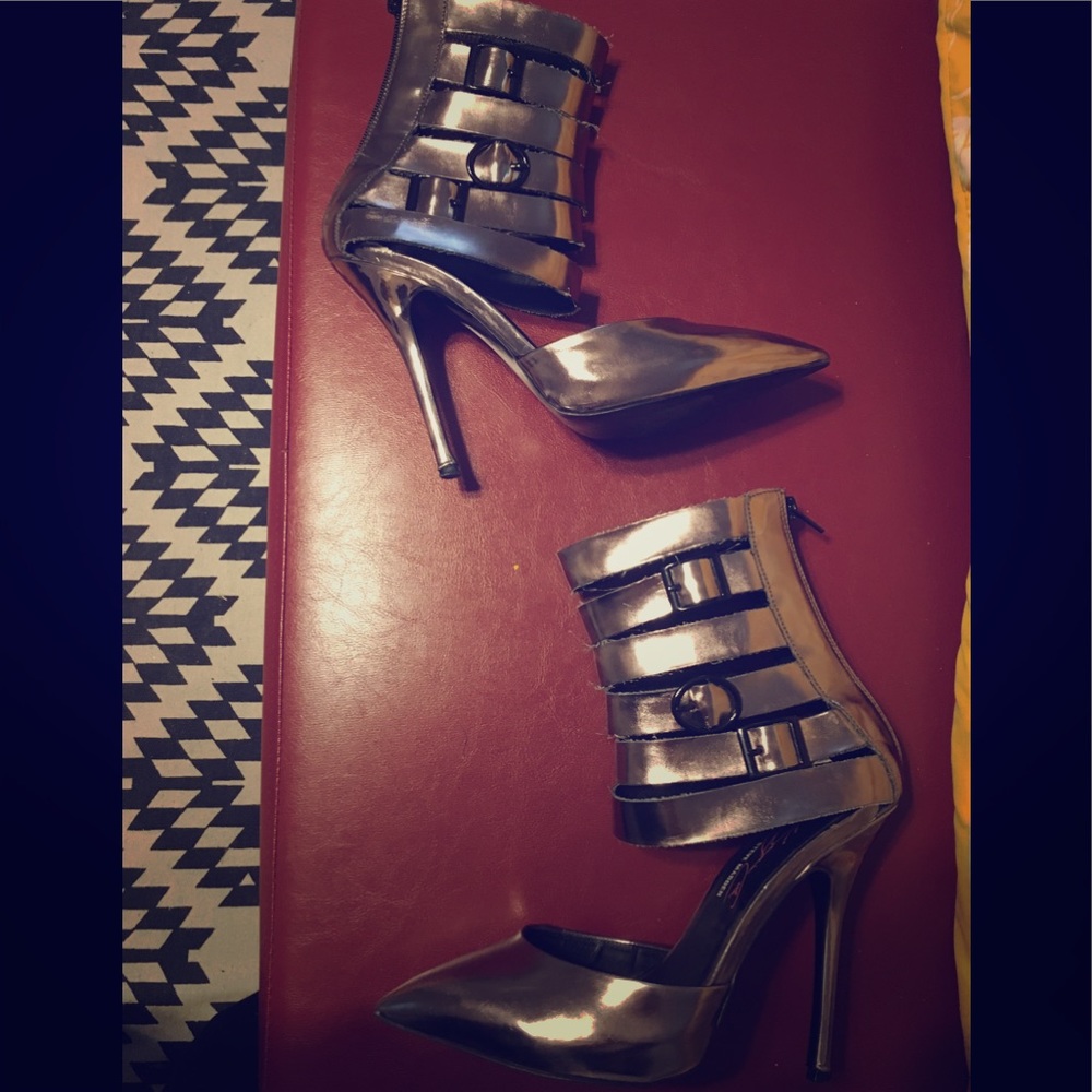 Keyshia Cole STEVE MADDEN sz 9 rosy chrome heels